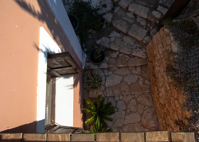 Kavos House