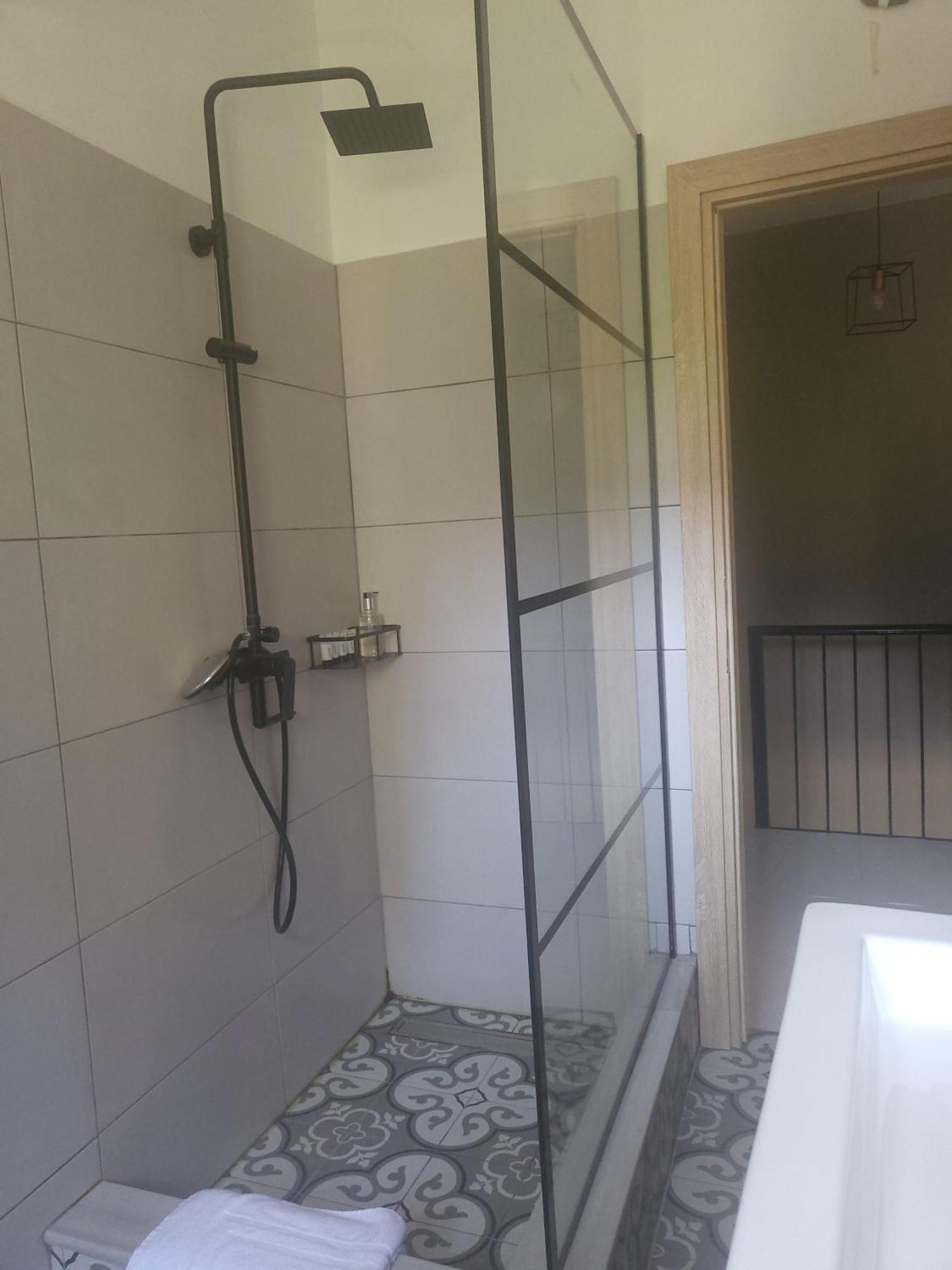 Kavos House